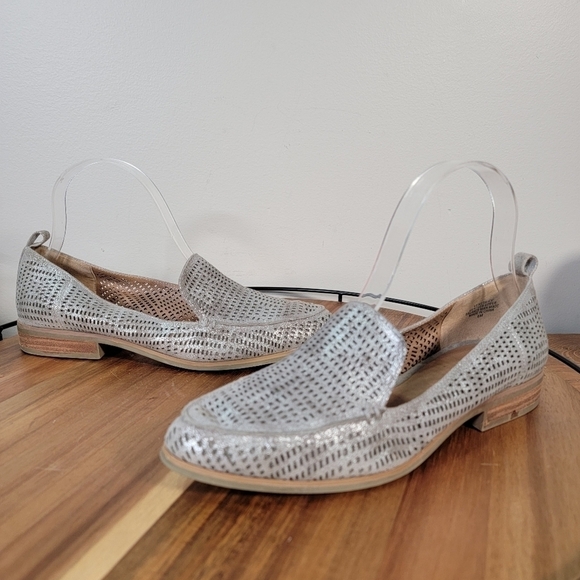 Crown Vintage Silver Metallic Loafers Flats Perforated Size 6 - Picture 10 of 17